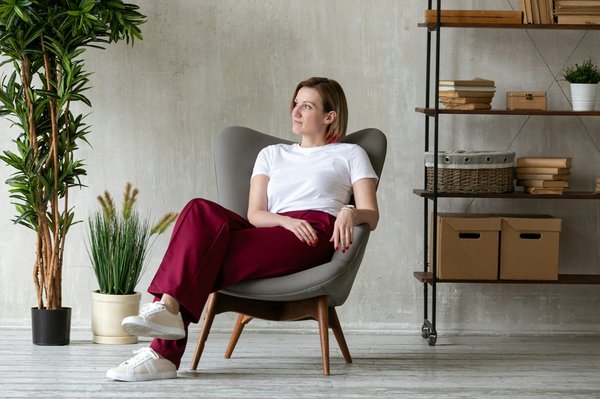 Comment les seniors peuvent-ils utiliser les techniques de relaxation par la visualisation pour gérer la douleur chronique ?